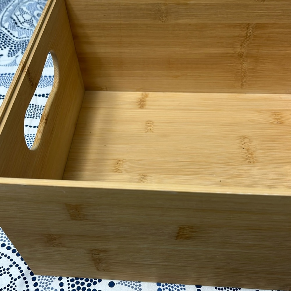 Storage container
